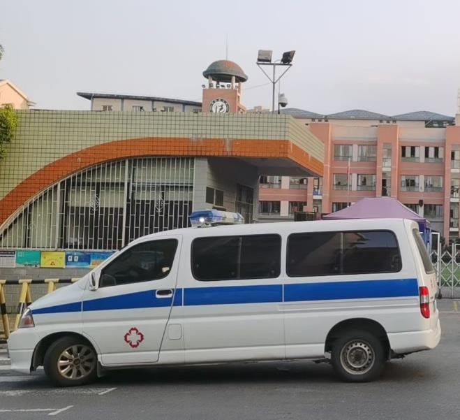 三水救护车出租护送骨折病人一公里多少钱